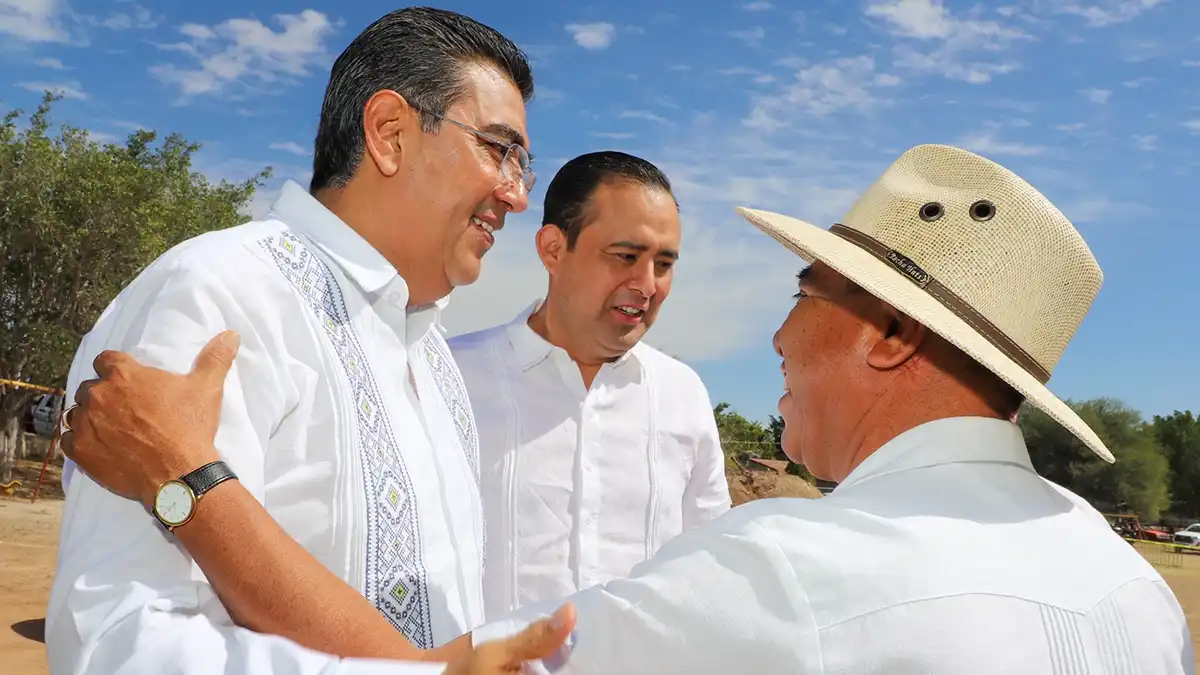 Eduardo Castillo acompañó al gobernador a gira de trabajo en la Mixteca