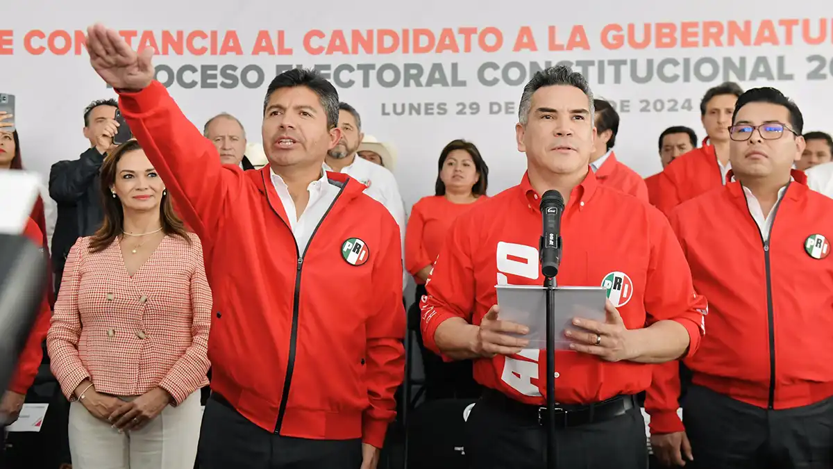 PRI toma protesta a Eduardo Rivera como su candidato a la gubernatura