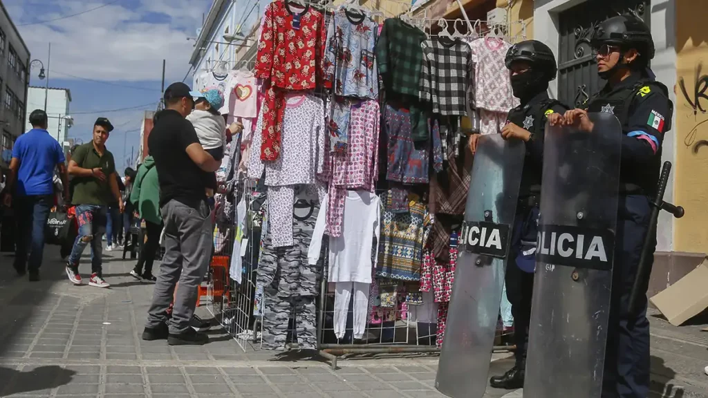 Ayuntamiento reforzará operativos contra ambulantes en el Centro Histórico