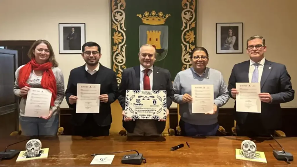 Puebla firma acuerdo con el Ayuntamiento de Talavera de la Reina