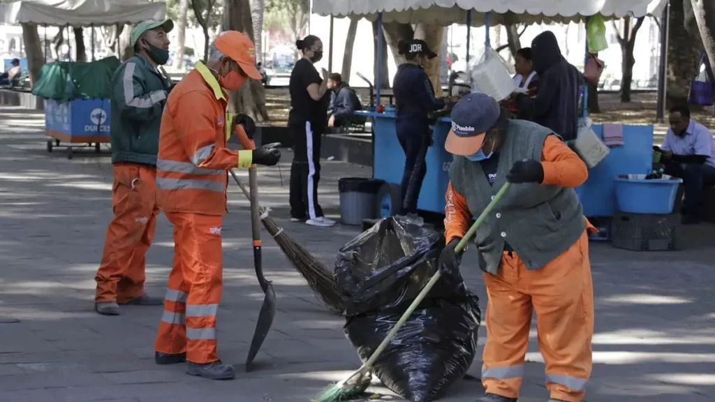 Personal de limpia de Puebla capital obtiene 4% de aumento salarial