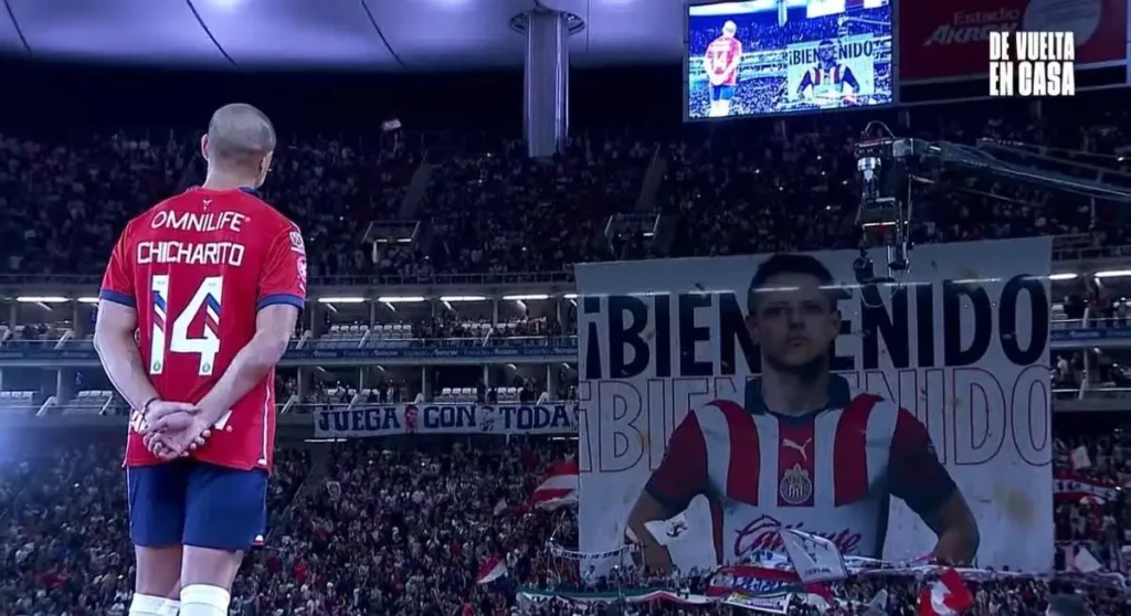 Así fue la presentación de Chicharito ante la afición de Chivas