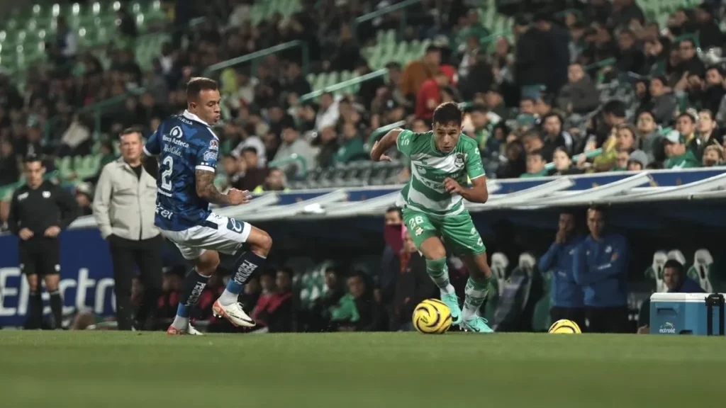 Club Puebla no da una y ahora cae 0-3 ante Santos