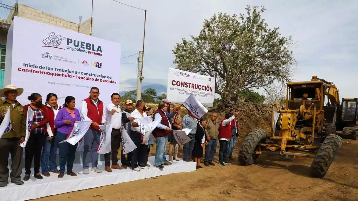 Céspedes Peregrina pone en marcha rehabilitación de caminos en cuatro municipios de Puebla