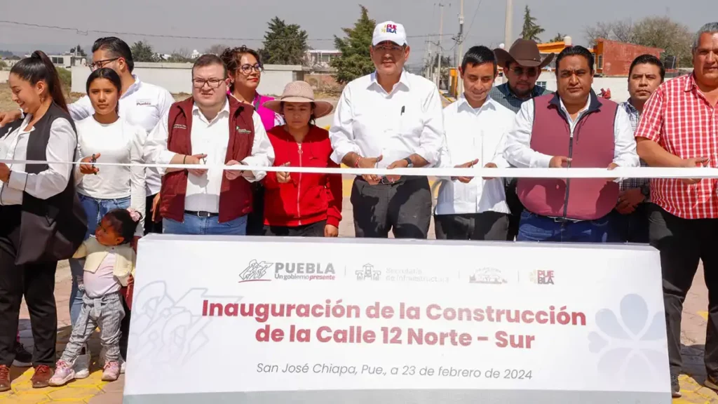 Sergio Salomón entrega obras y apoyos en San José Chiapa