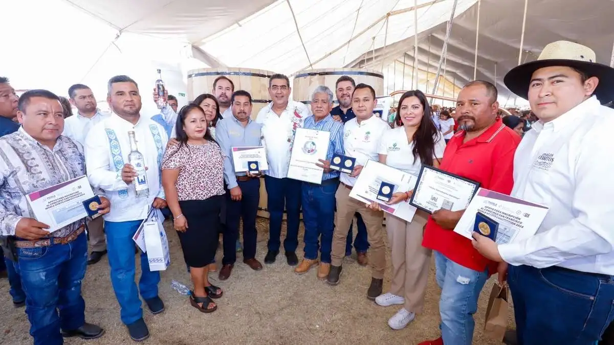 Inicia entrega de más de 124 mil apoyos a productores del campo en Puebla