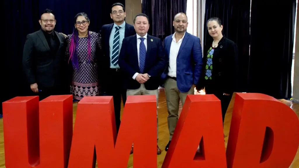 Presidente de la Canaco Puebla ofreció conferencia a estudiantes de la UMAD