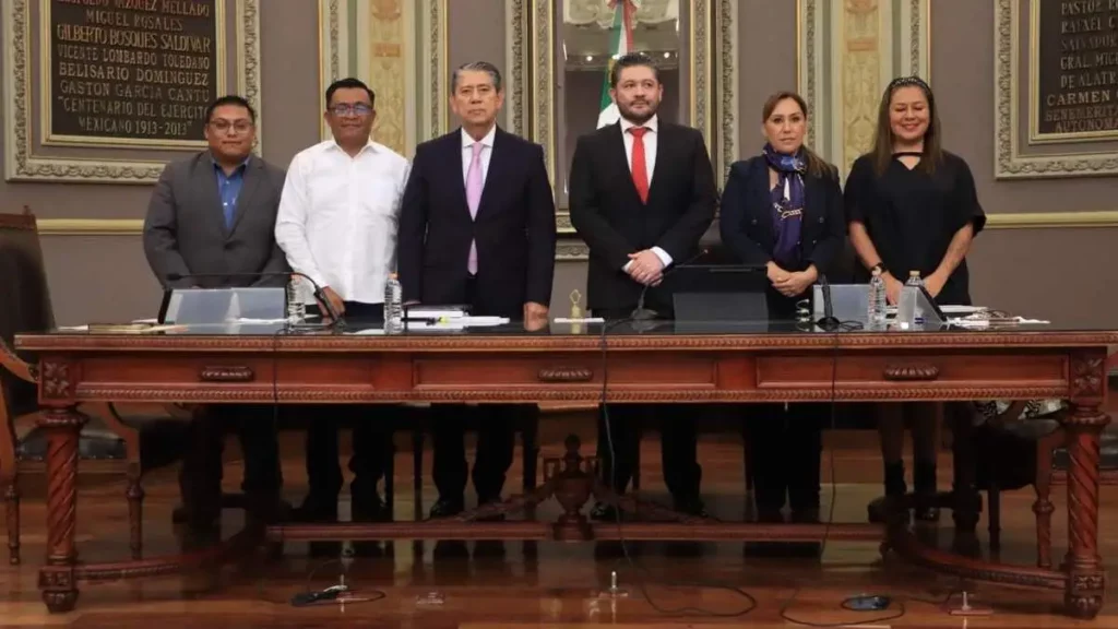 Titular de la FGE comparece ante el Congreso de Puebla