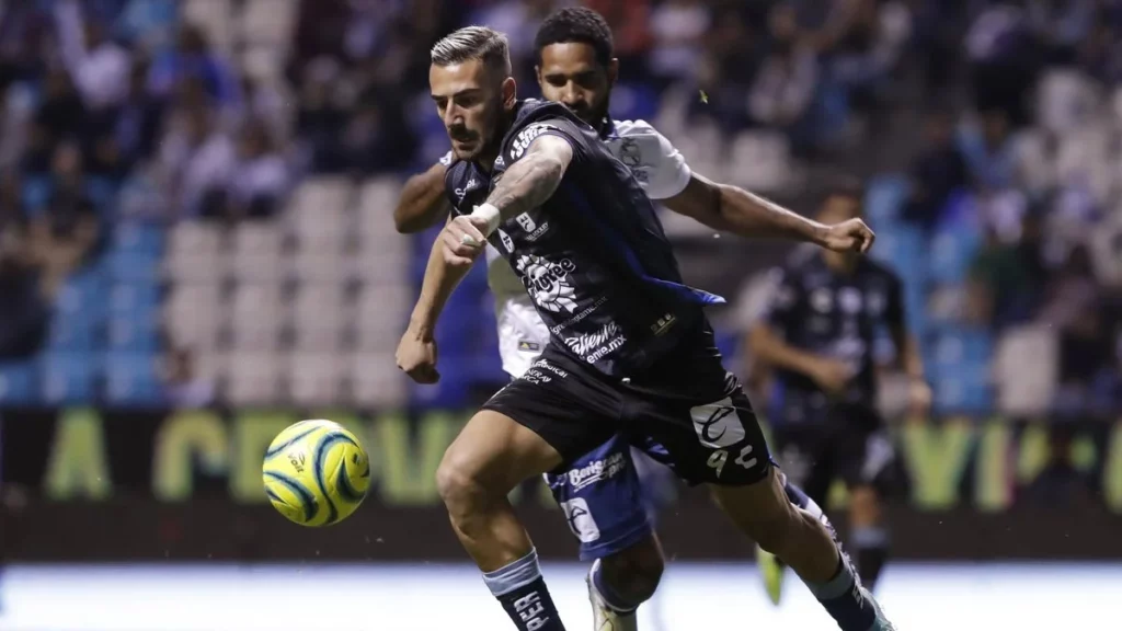 Club Puebla se hunde tras derrota 0-2 ante Querétaro