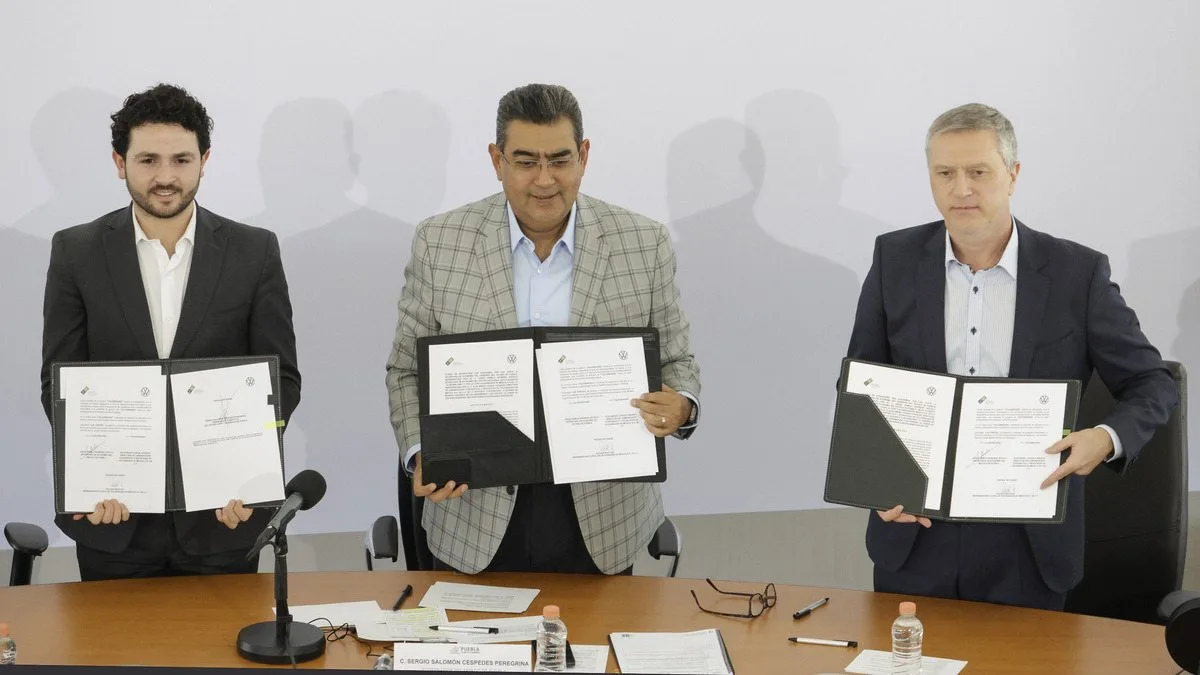 Volkswagen anuncia inversión por 942 mdd en Puebla para electromovilidad