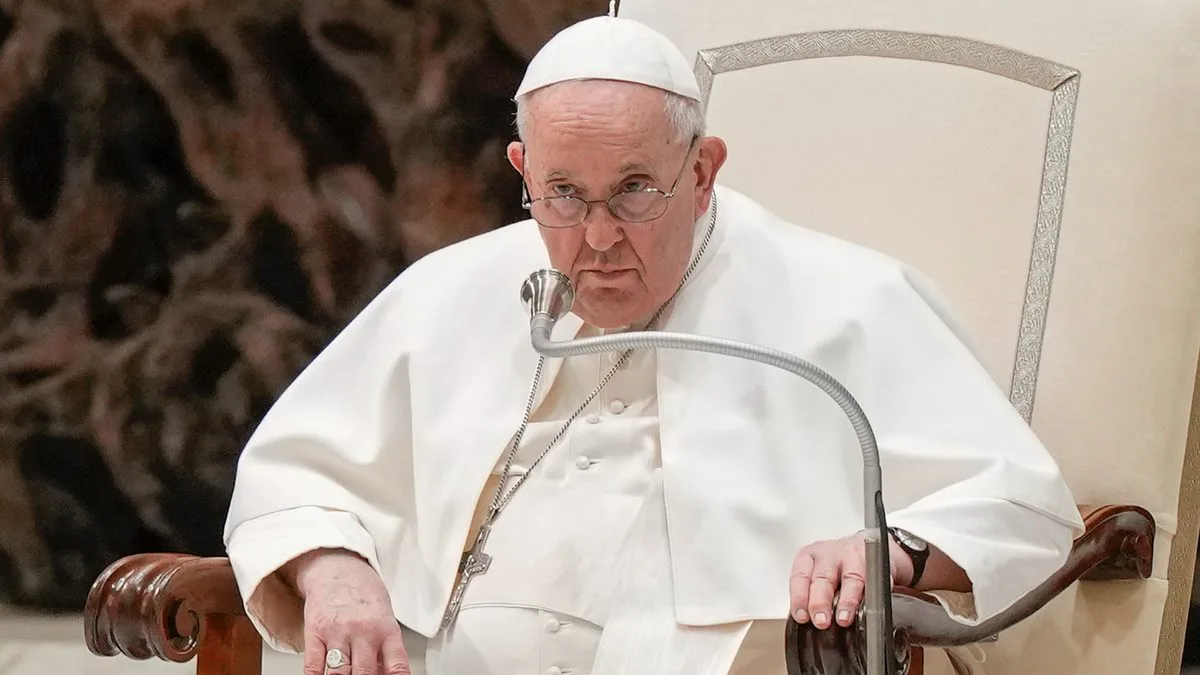 Papa Francisco exhorta a potencias mundiales a evitar uso de IA en guerras y armamento