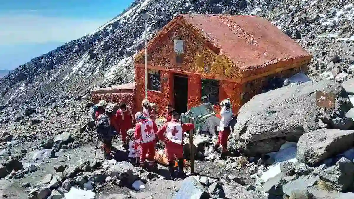 Muere mujer alpinista tras extravío en el Pico de Orizaba