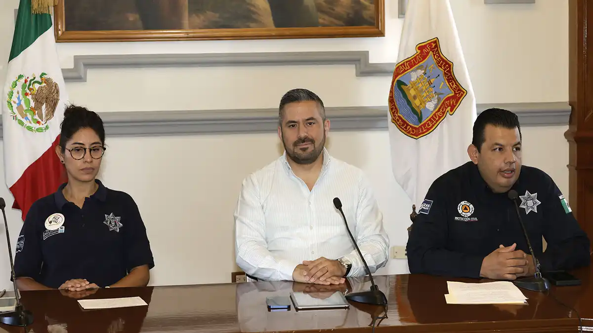 Adán Domínguez minimiza apoyo a Morena del líder sindical del Ayuntamiento