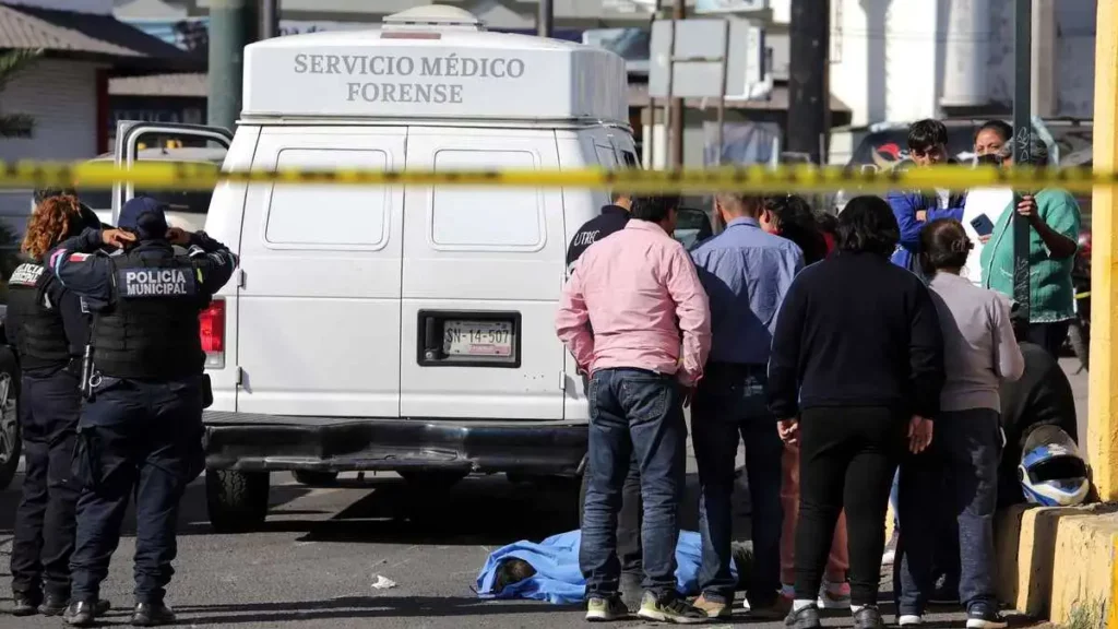 Motociclista derrapa y muere en la rotonda de la China Poblana