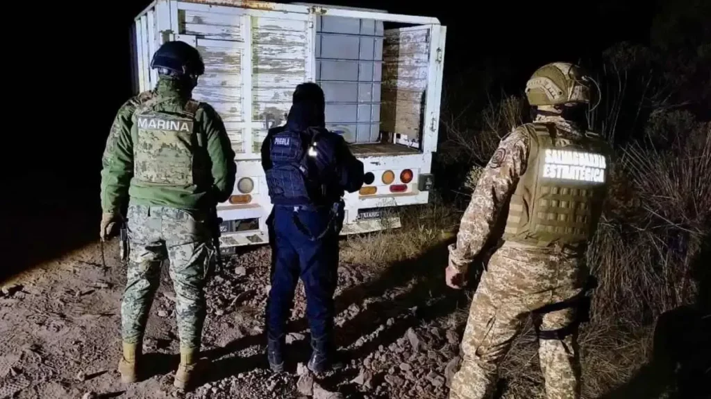 Localizan toma clandestina y 3 mil 800 litros de huachicol en Ahuazotepec