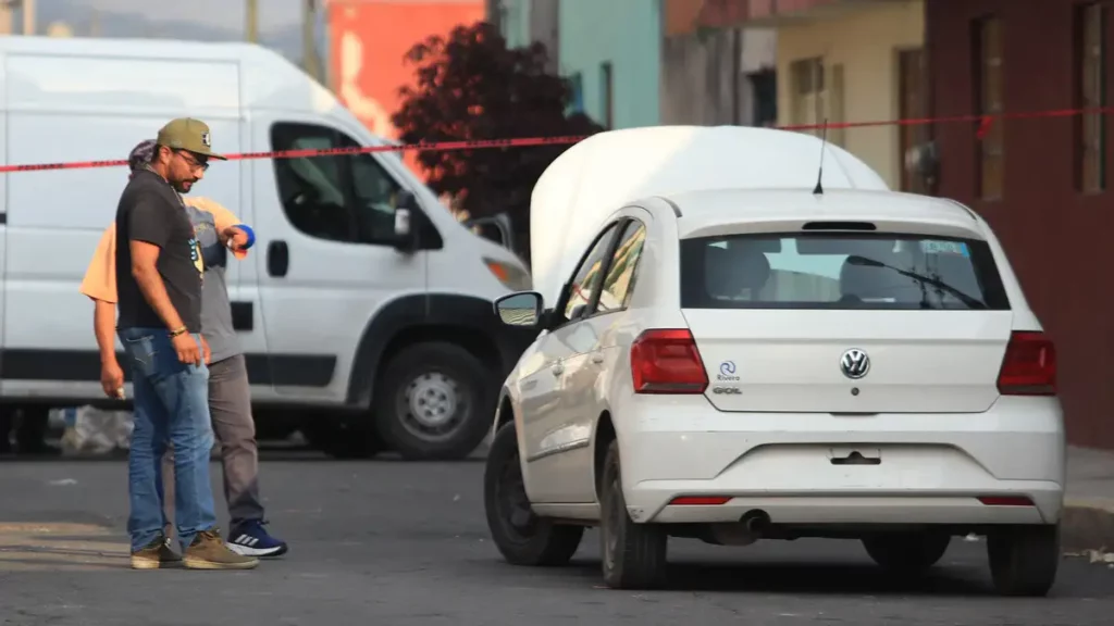 Matan a balazos a un hombre dentro de un vehículo en la colonia Solidaridad