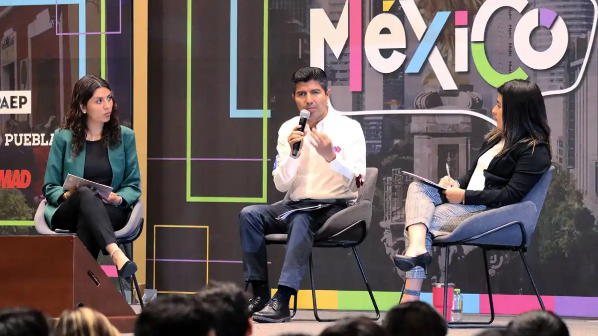 Eduardo Rivera presentó sus propuestas en el foro "Hablemos por México"