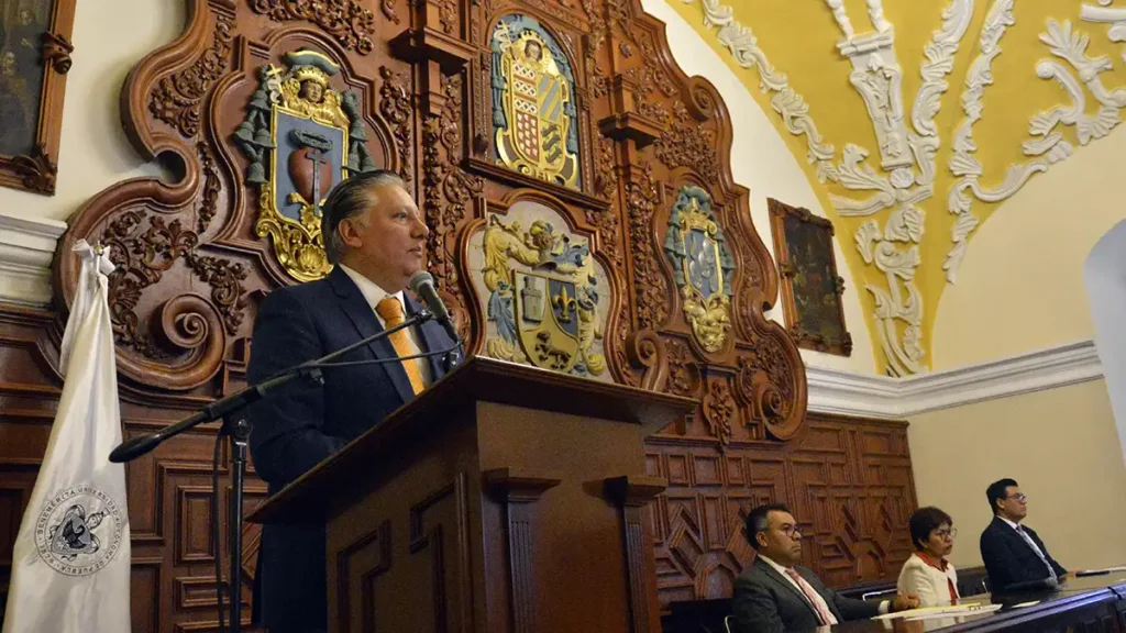 Fernando Morales presenta plan de gobierno al Consejo Universitario de la BUAP