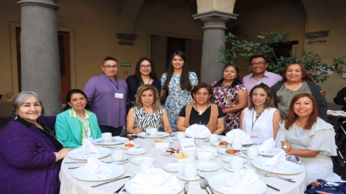 Congreso de Puebla reconoce a madres trabajadoras