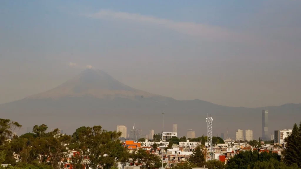 Incendios y movilidad vehicular provocan regular calidad del aire en Puebla y tres municipios