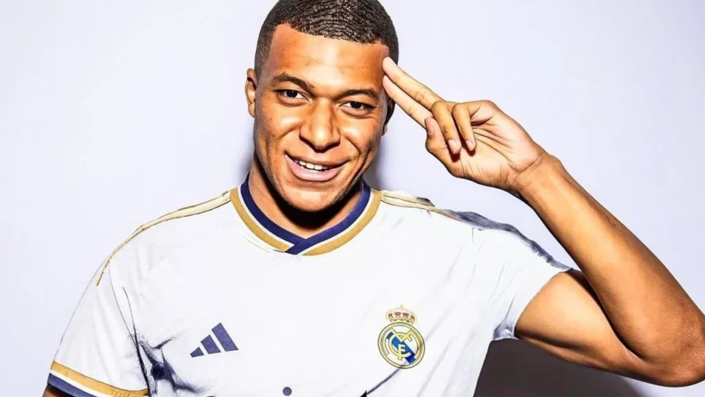 Mbappé firmó por cinco temporadas con el Real Madrid, dice el titular de LaLiga