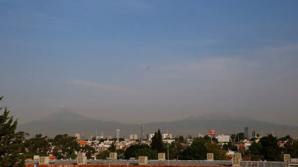 Persiste mala calidad del aire en Puebla por incendios y movilidad vehicular