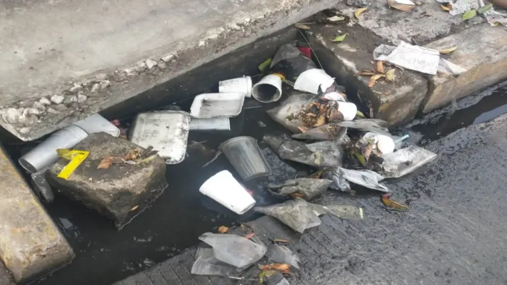 Basura, principal causa de inundaciones por lluvia en Puebla