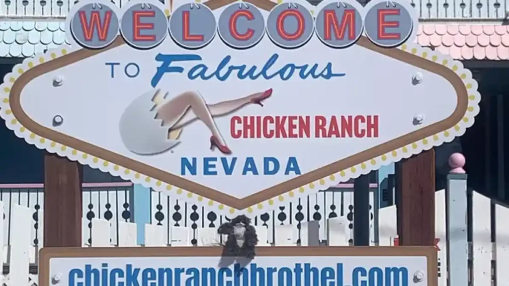 Letrero del burdel Chicken Ranch de Nevada.