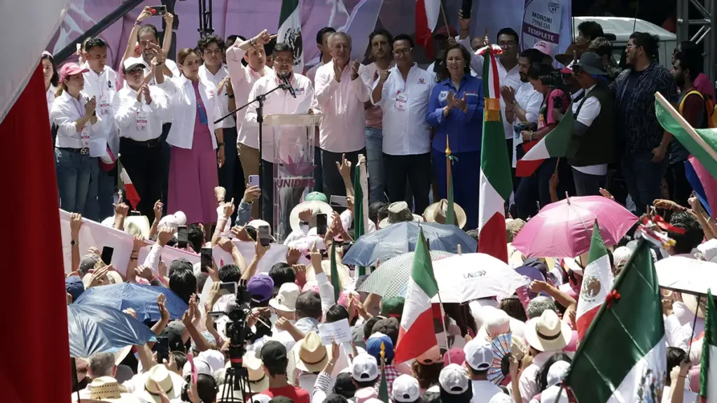 Morena pide al INE fiscalizar marcha de la "Marea Rosa" en Puebla