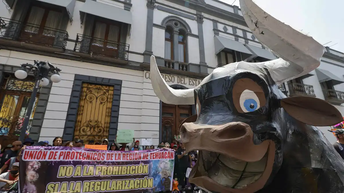 Productores de pirotecnia piden regular su actividad en el Congreso de Puebla