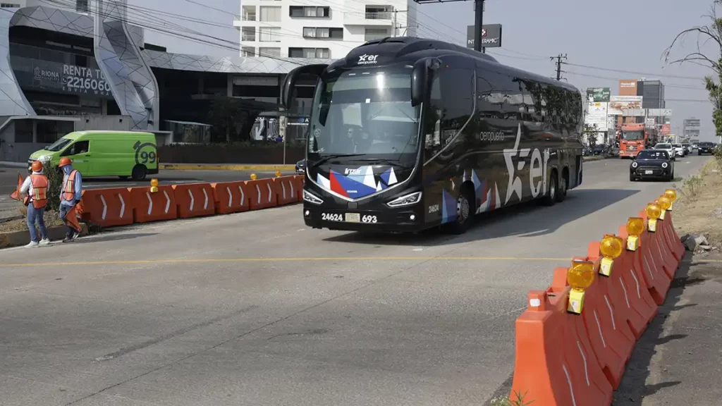 ¡Atención! Inician trabajos nocturnos en carriles centrales de la Vía Atlixcáyotl