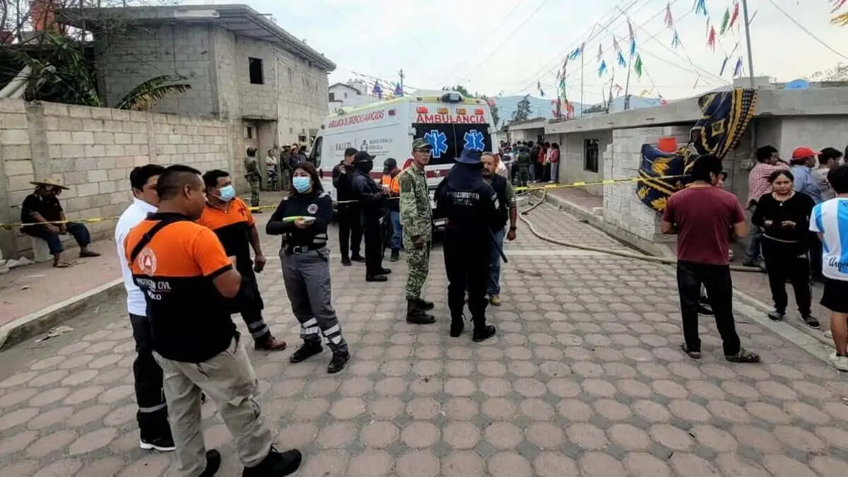 Al sitio acudieron elementos de Protección Civil Estatal, personal de bomberos, voluntarios de Tecamachalco y personal de emergencias SUMA.
