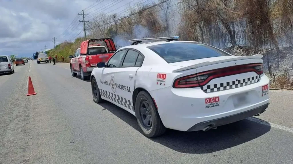 Agente de la FGE Puebla muere tras volcar en la autopista México-Puebla