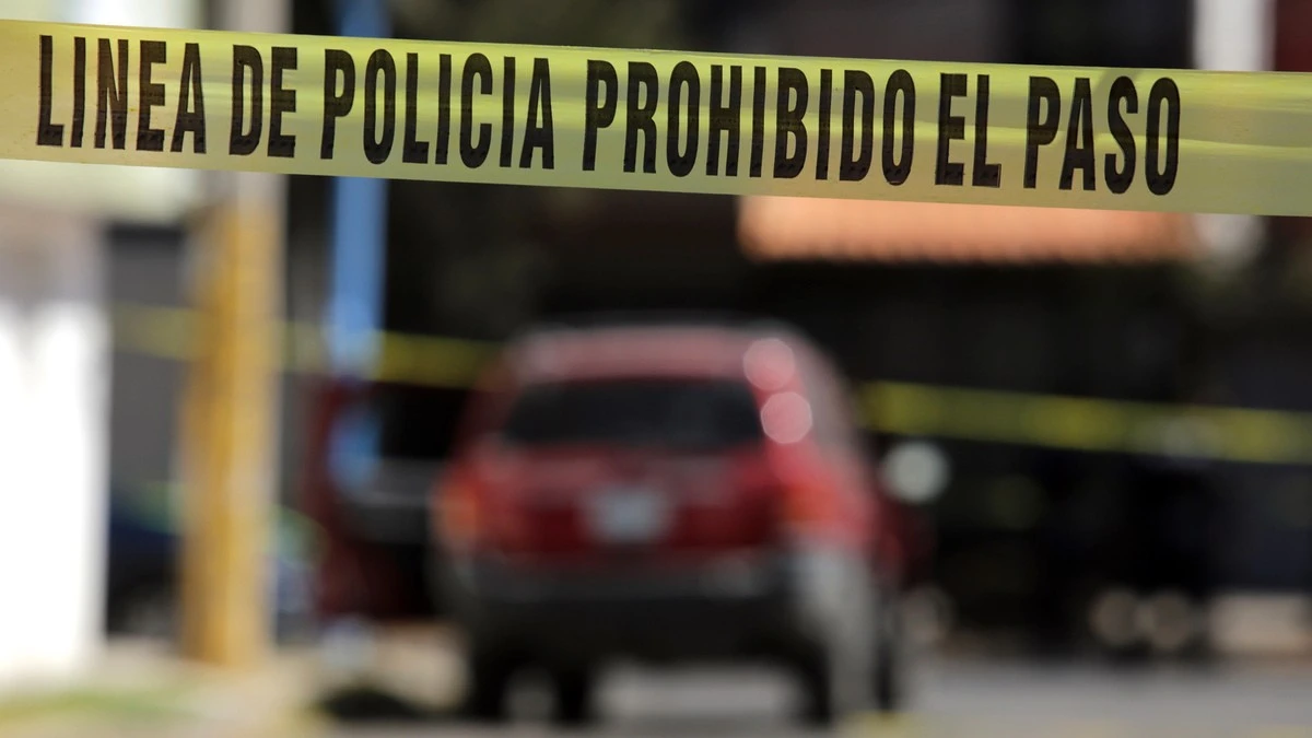 Hallan cadáver calcinado en vehículo abandonado en el mercado Hidalgo