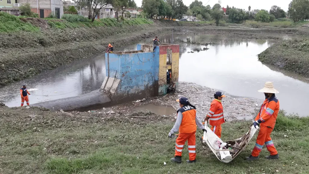 Electrodomésticos, sillones y llantas, esto encontraron en Puente Negro