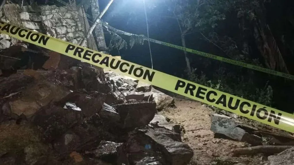 Muere una persona en deslave registrado por lluvias en Tlacotepec de Díaz