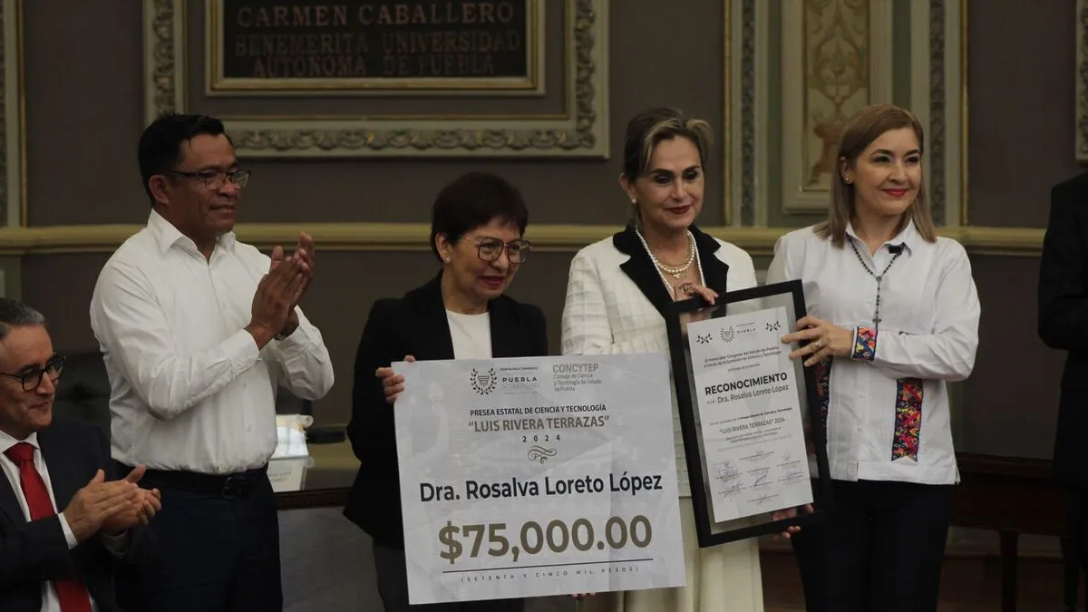Congreso de Puebla entrega la presea estatal "Luis Rivera Terrazas"