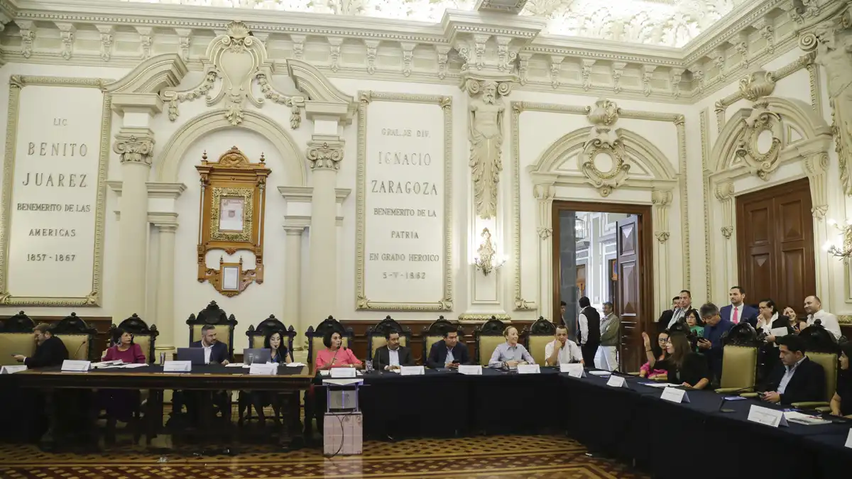 Regidores de Puebla vuelven al cabildo tras elecciones