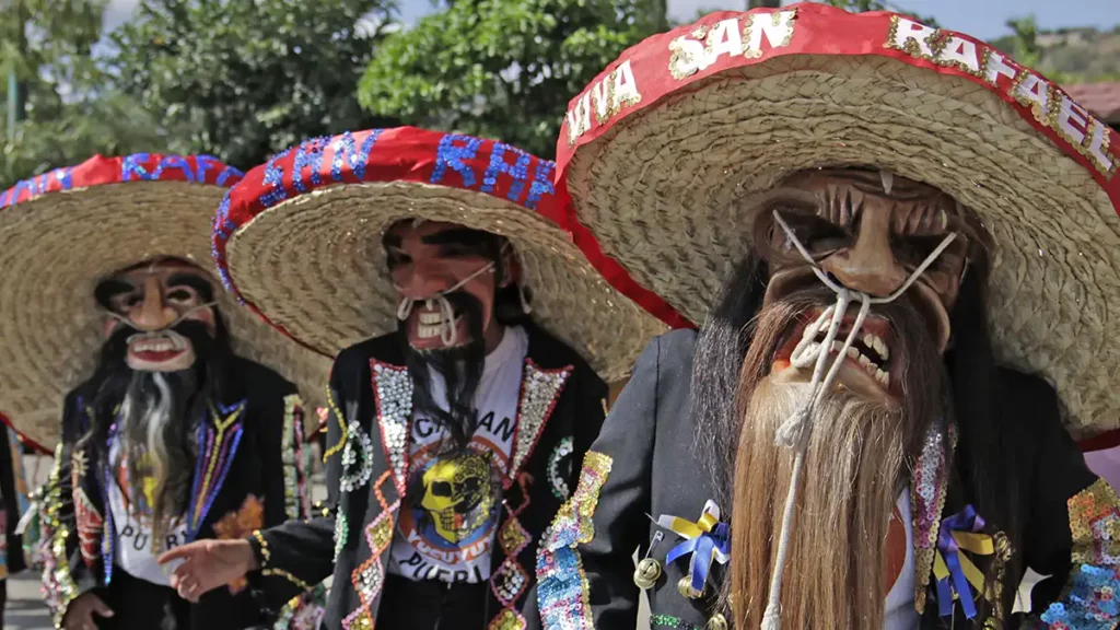 Muestra de Danza Folklórica, en el zócalo de Puebla