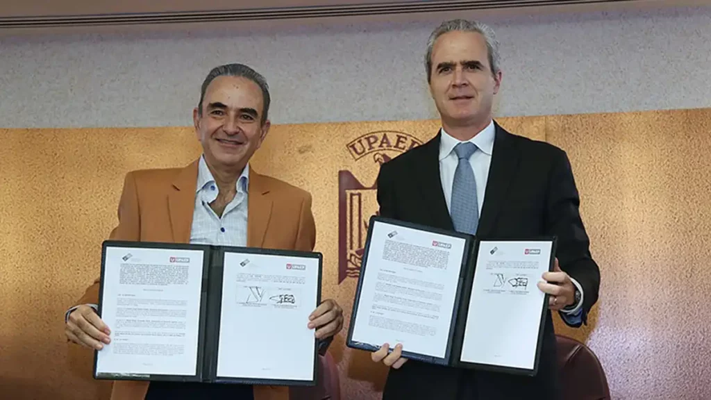 SEP firmó convenio con la UPAEP; se otorgarán becas al magisterio