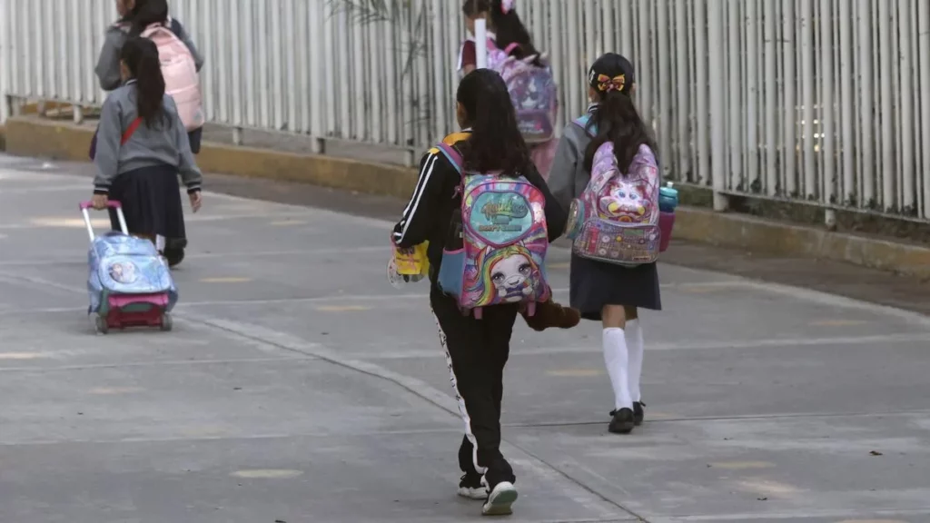 Suspenden clases presenciales en mil 652 escuelas de la Sierra Norte y Nororiental de Puebla por lluvias