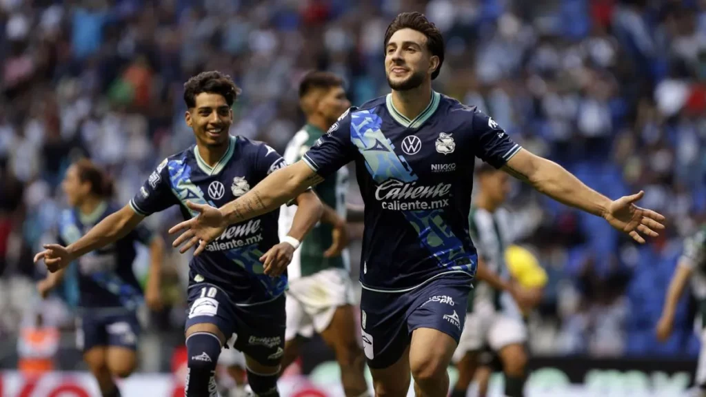 Club Puebla inicia torneo con victoria 1-0 ante Santos Laguna