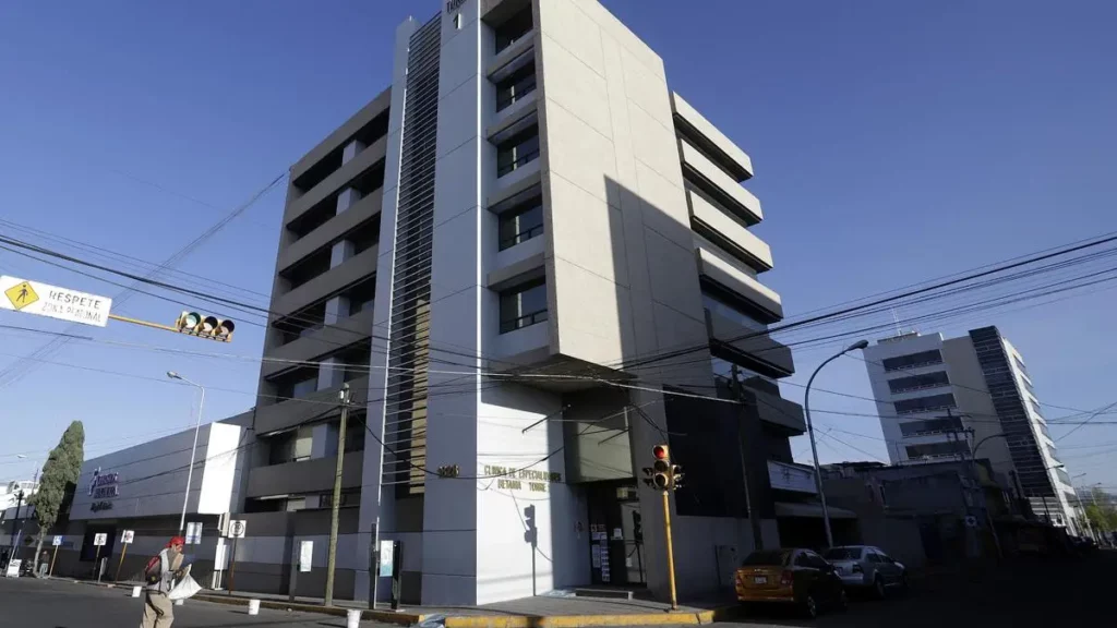 Hombre muere al lanzarse de la Torre 3 del Hospital Betania