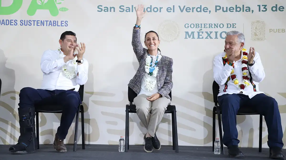 AMLO y Claudia Sheinbaum garantizan continuidad de programas sociales desde Puebla