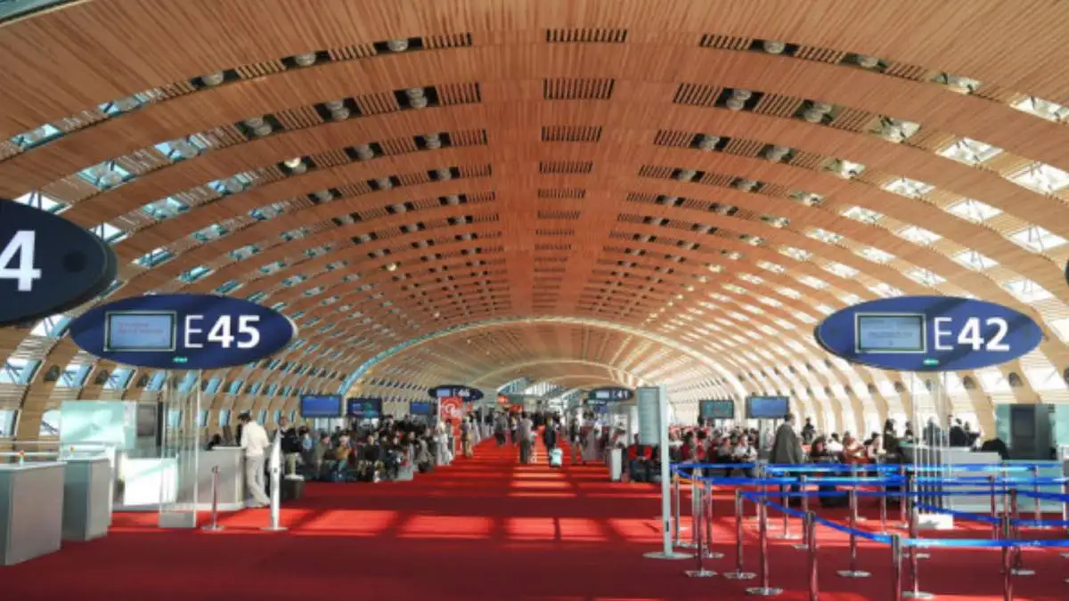 París 2024: Aeropuertos paran huelga y otorgarán prima a colaboradores