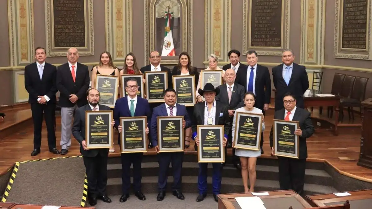 Reconoce Congreso de Puebla a abogados y profesionistas por su labor