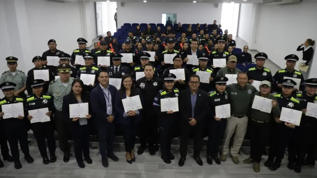 Elementos de la SSC Puebla concluyen diplomado impartido por la policía de Colombia