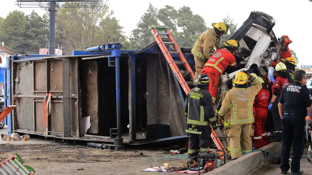 Puebla alcanza su registro más alto de la década en accidentes en carreteras federales