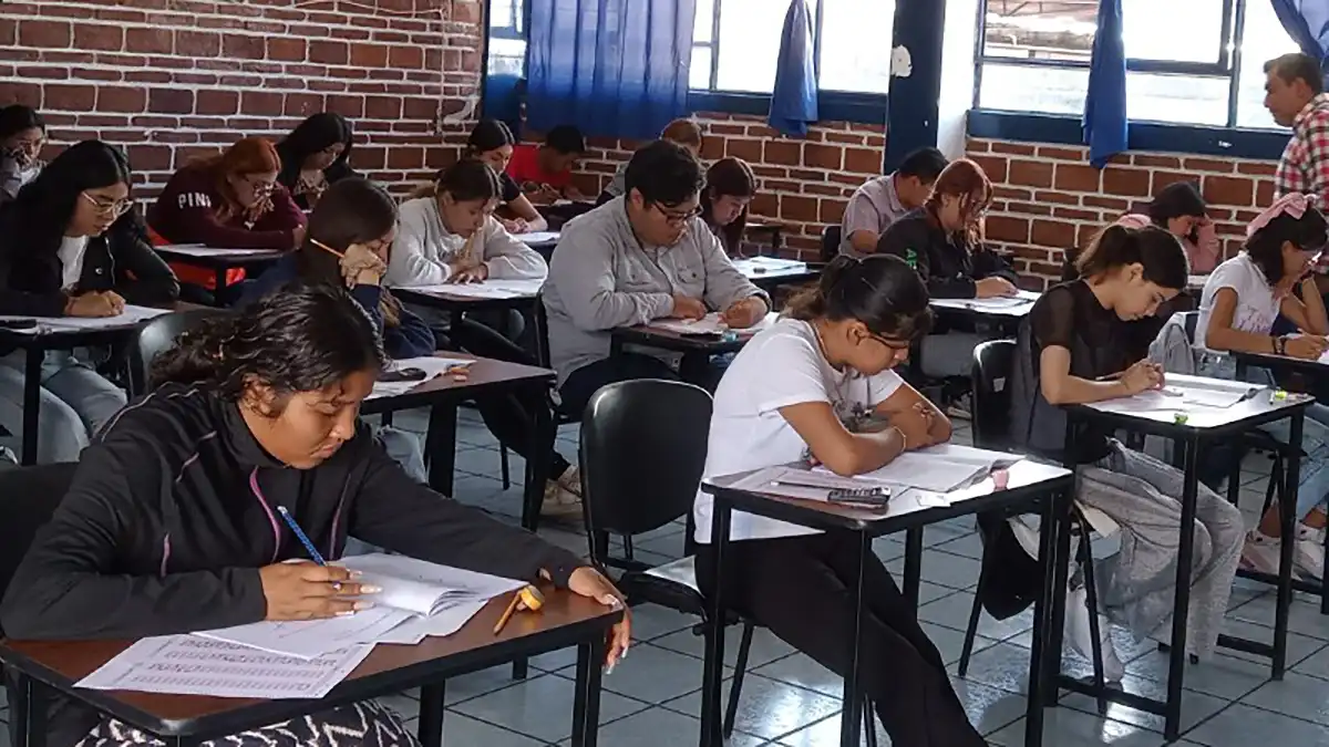 Más de 4 mil egresados de bachillerato buscan un lugar en escuelas normales: SEP