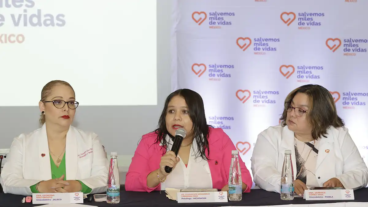 Médicos exigen al Congreso del estado despenalizar el aborto en Puebla